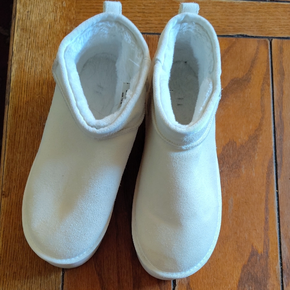 Women's  White Cozy Slip-On Boots